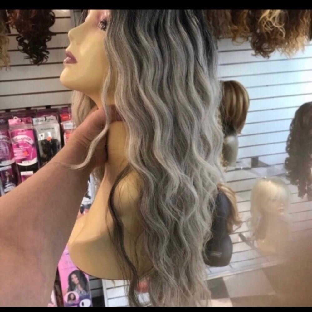 Long grey ombré wig Swisslace Lacefront now available - Picture 3 of 8